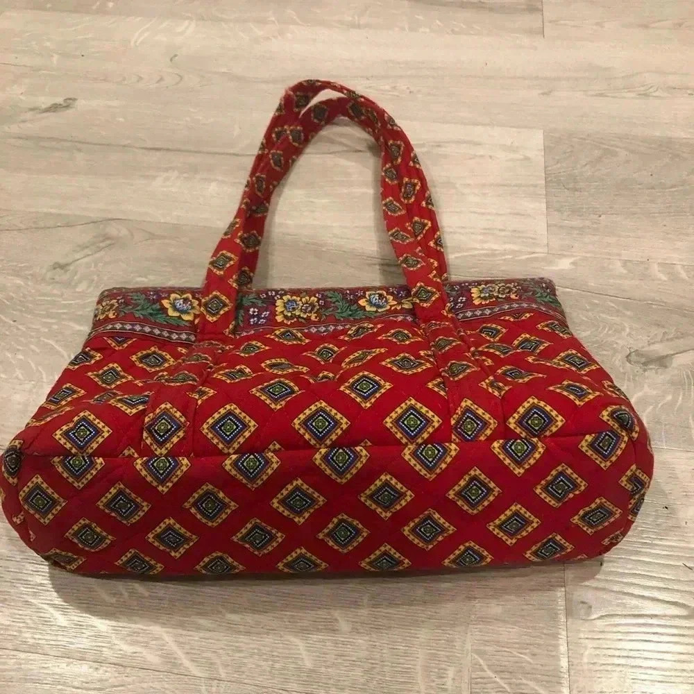Vera Bradley purse/red yellow blue